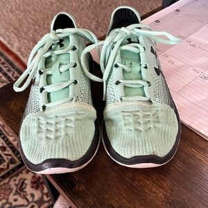 Women’s under armor tennis shoes